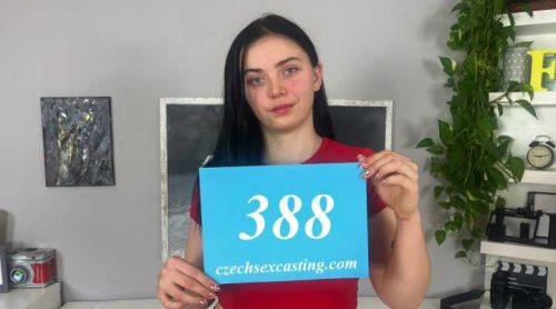 Slovak model loves MMA and sex – Molly Lee