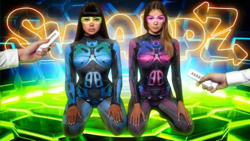 Robo-Stepsis – Beca Barbie & Della Cate
