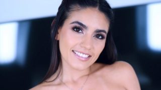 Amateur Allure Introduces Isa Bella, Gorgeous Server Loves Sucking, Fucking and Swallowing