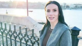 Nelly Kent has plurality syndrome